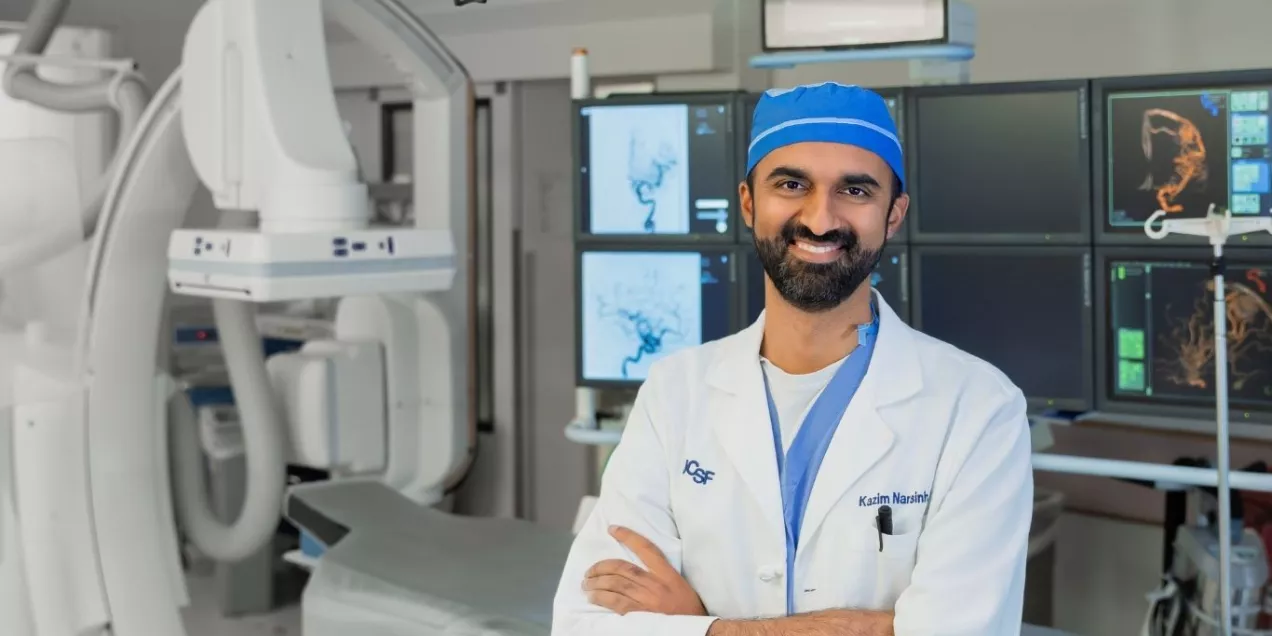 Radiologist in Neuroendovascular suite